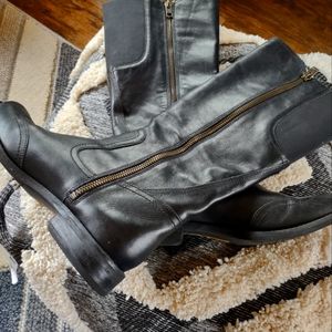 Women's all leather medium shaft riding boot Timberland!